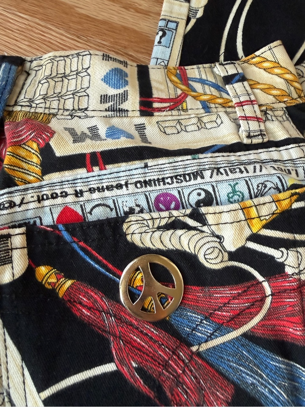 Vintage Moschino Jeans Size 28 Internet Computer Novelty Print Made in Italy - Picture 10 of 12